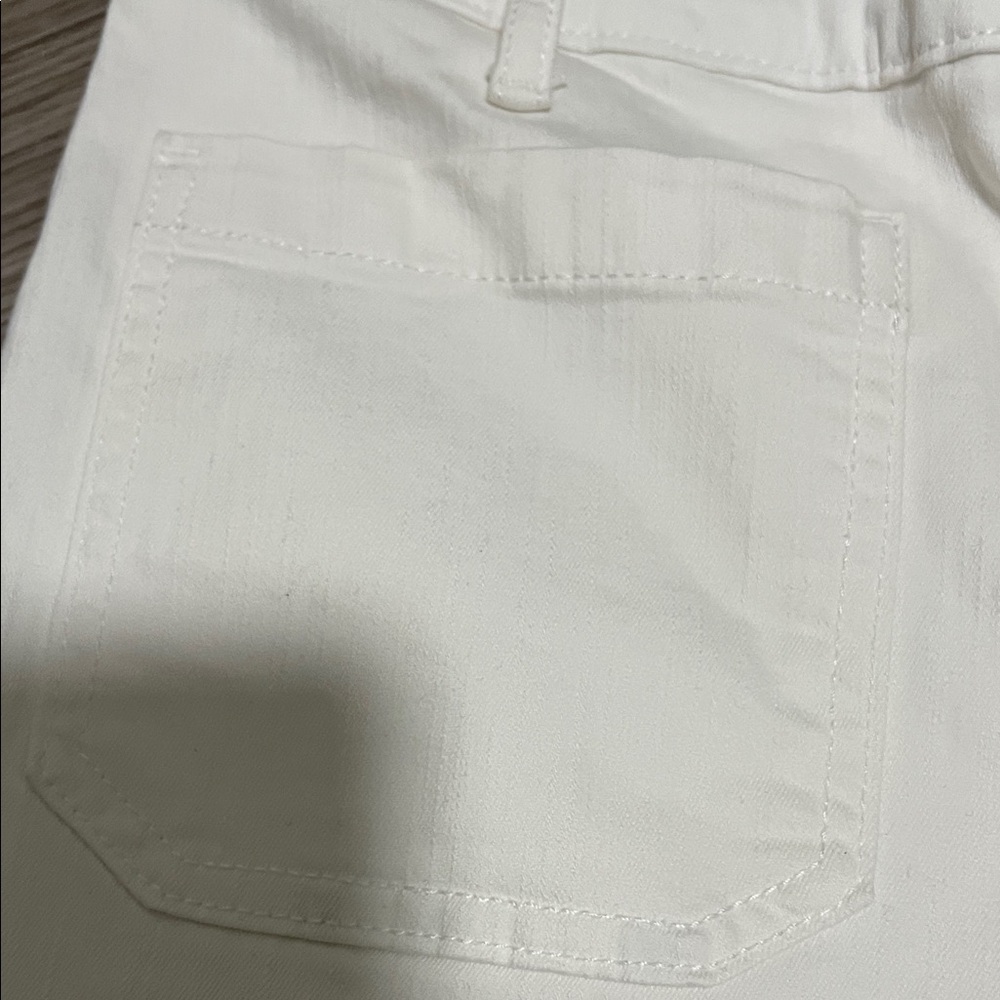 Women’s White Pants - Picture 6 of 9